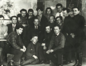 Вхутеин. Фёдор Семёнов-Амурский стоит третий справа. 1928 (?)