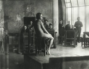 Занятия по рисунку в мастерской профессора Игнатия Нивинского. 1928